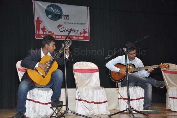 Purano Shei Diner Katha - Bengali Rabindra Sangeet on Classical and Spanish Guitar at NSM Concert 2016