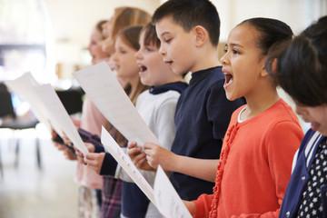 How Singing can add to your Child’s Growth?