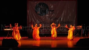 Sundori Komola - Dance